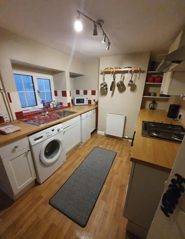 Beautiful Townhouse Next To Royal Victoria Park And Botanical Gardens Within Easy Walking Distance To Bath City Centre Ngoại thất bức ảnh
