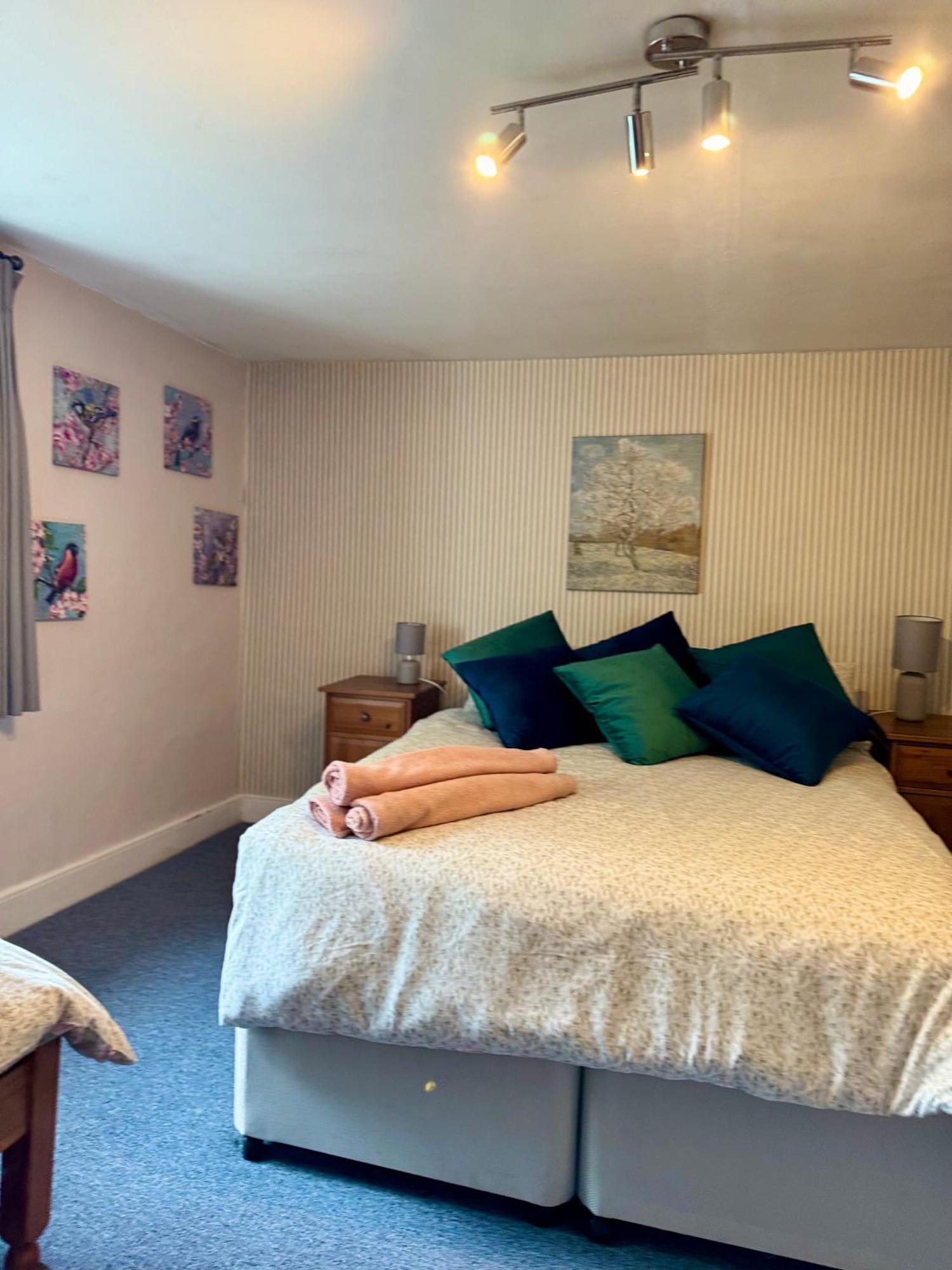 Beautiful Townhouse Next To Royal Victoria Park And Botanical Gardens Within Easy Walking Distance To Bath City Centre Ngoại thất bức ảnh